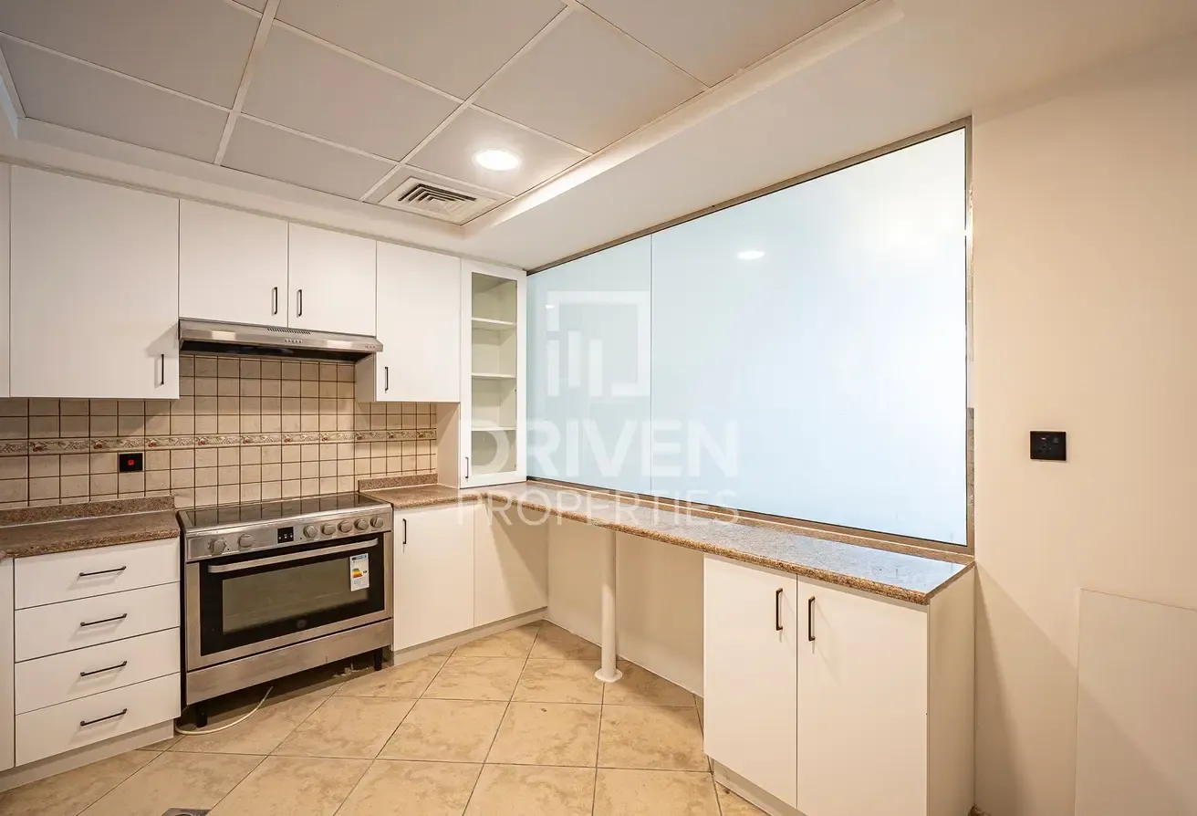 Upgraded Apt | Boulevard View | Strategic Location