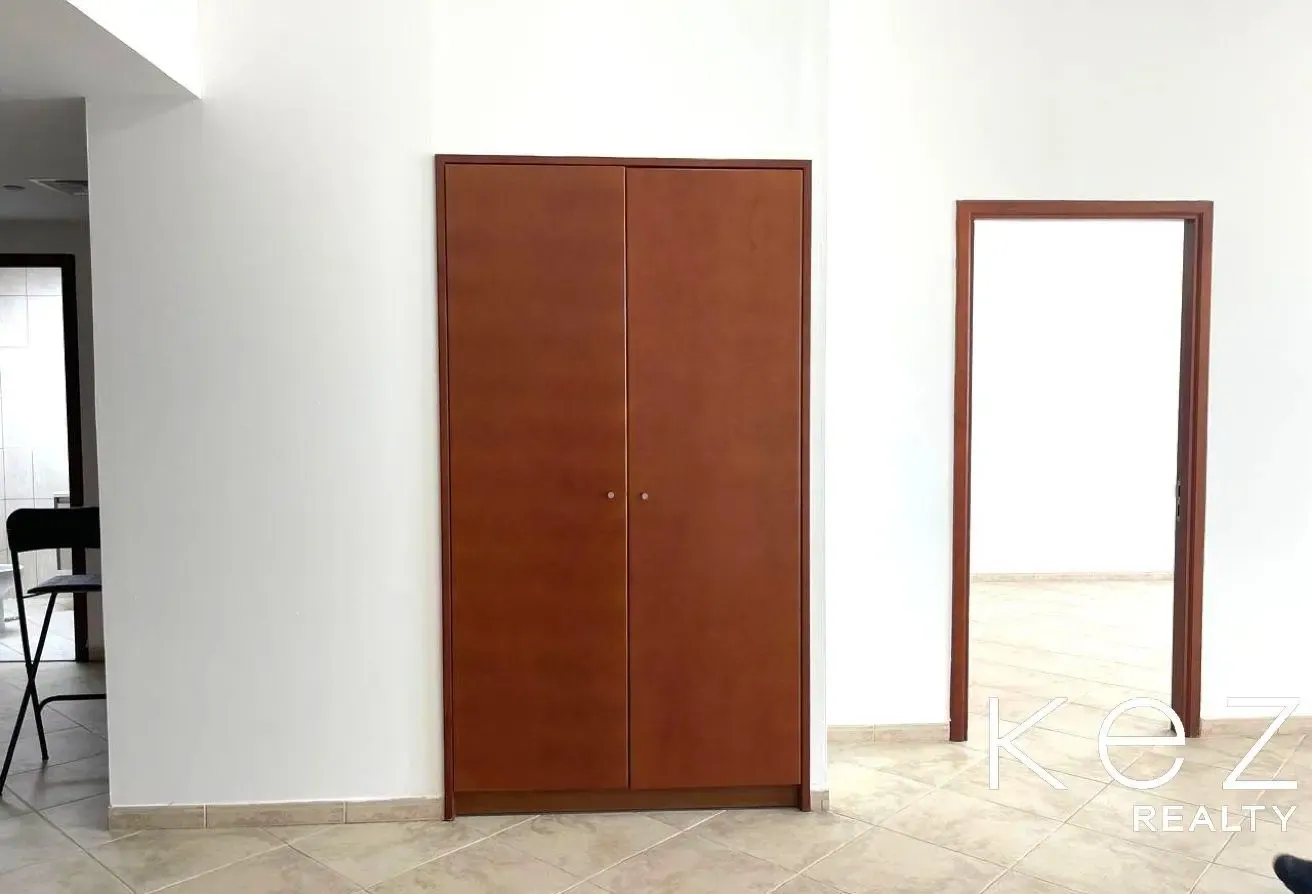 Spacious 1-Bedroom Apartment with Large Terrace