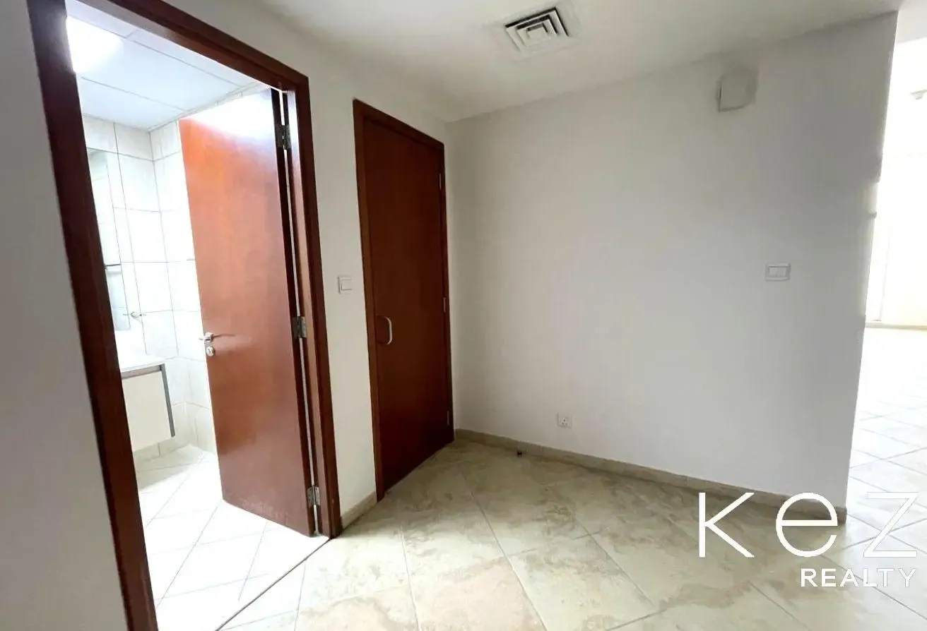 Spacious 1-Bedroom Apartment with Large Terrace