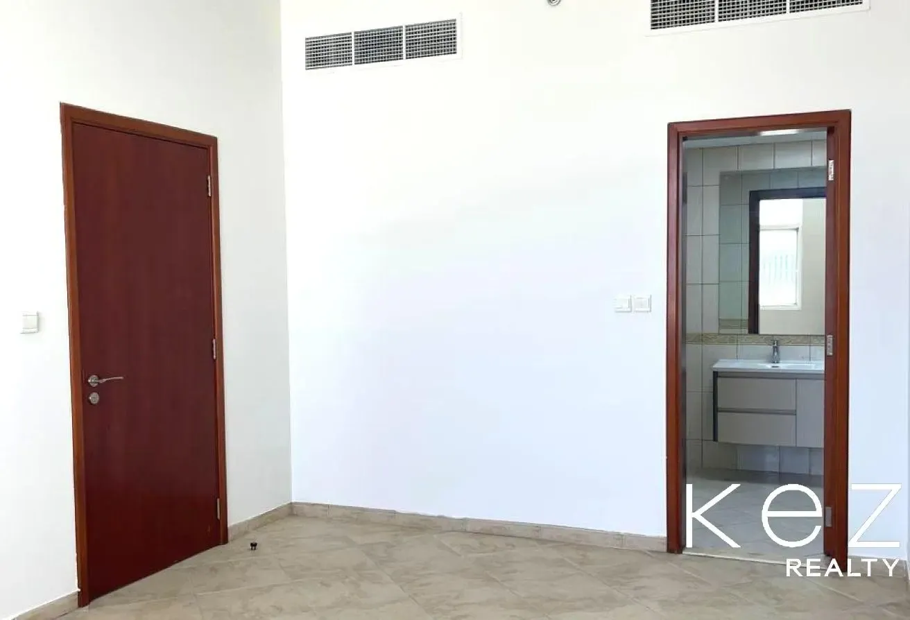 Spacious 1-Bedroom Apartment with Large Terrace
