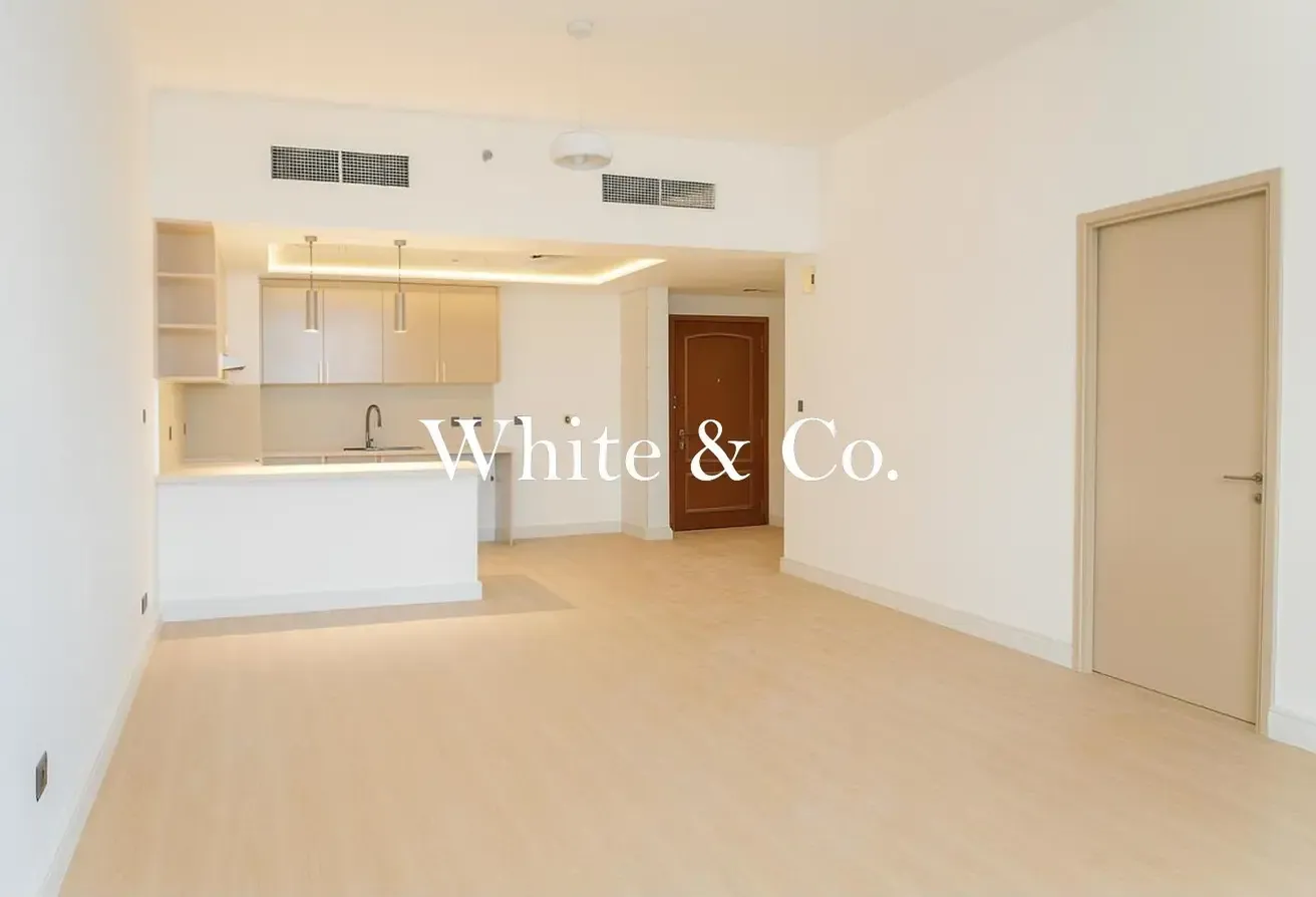 Full Upgrade | Community Facing | Spacious
