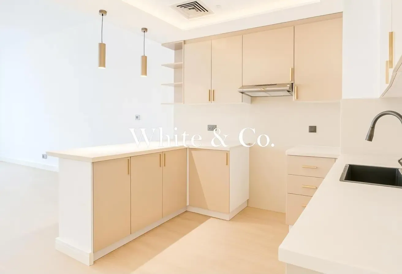 Full Upgrade | Community Facing | Spacious