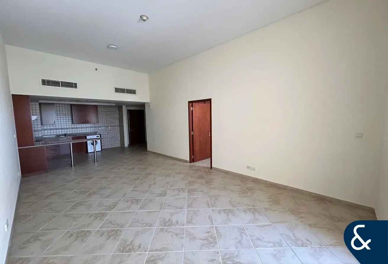 One Bed With Terrace I Vacant Now I 1566 Sqft