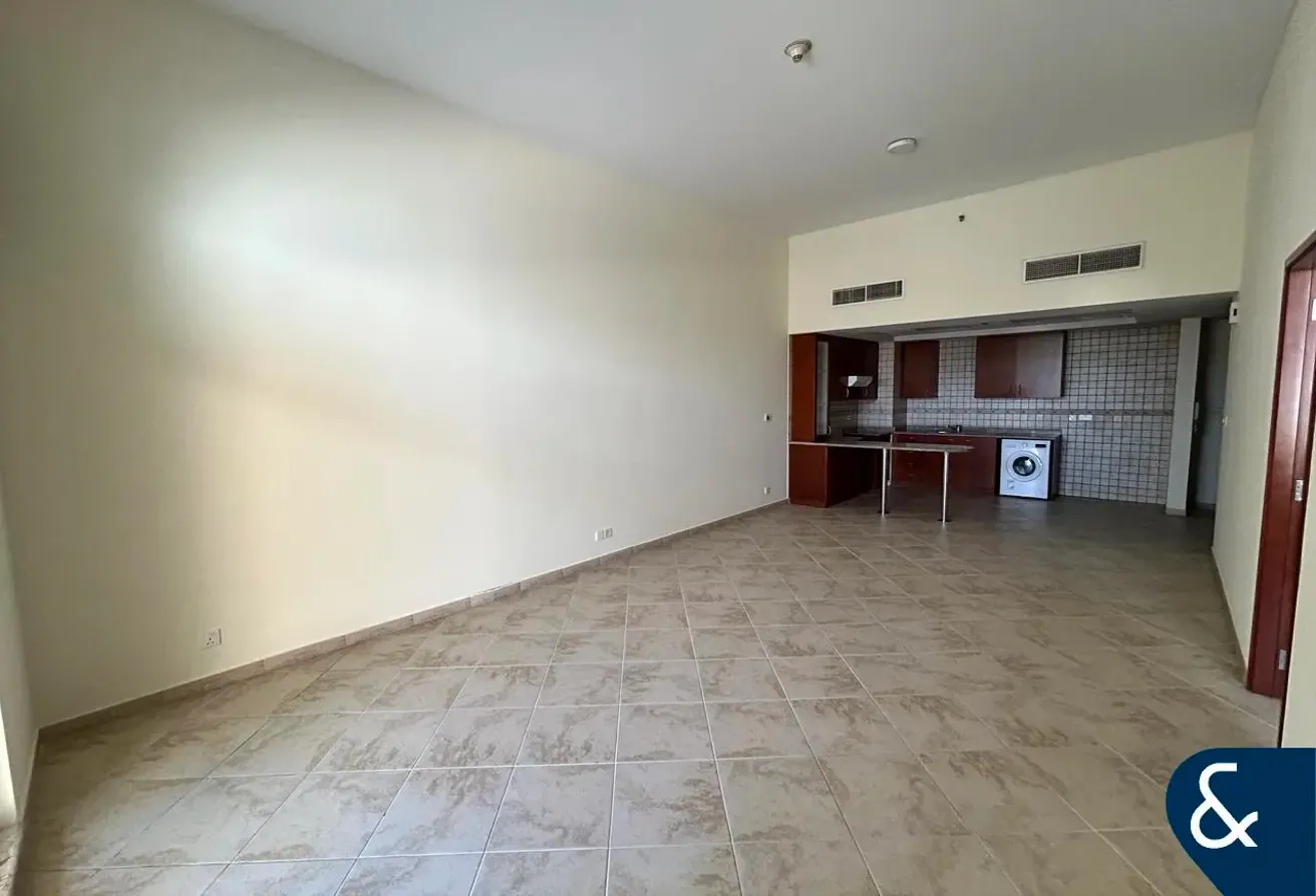 One Bed With Terrace I Vacant Now I 1566 Sqft