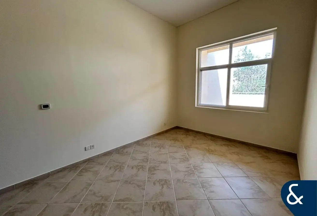 One Bed With Terrace I Vacant Now I 1566 Sqft