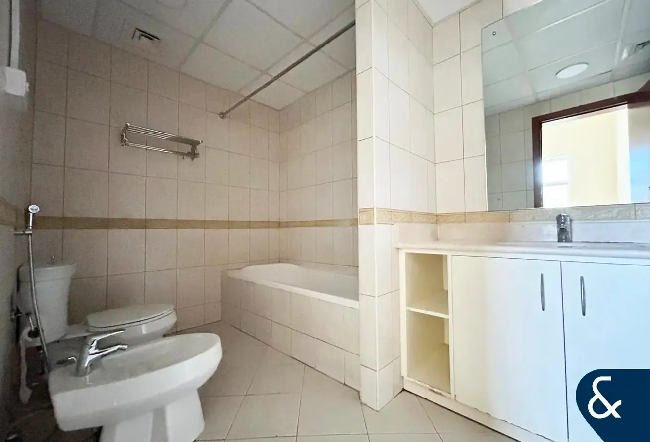 One Bed With Terrace I Vacant Now I 1566 Sqft