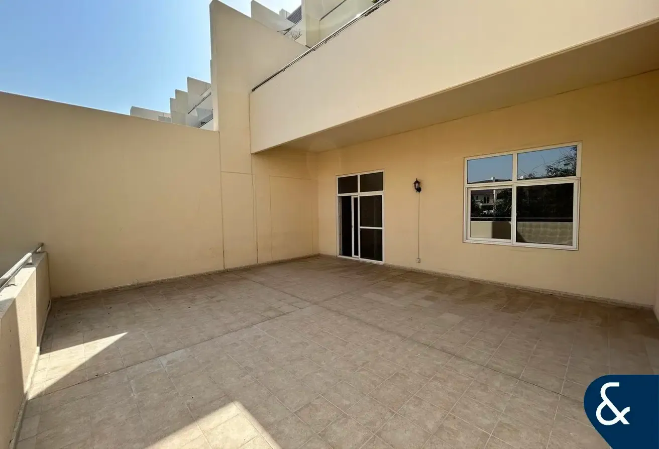 One Bed With Terrace I Vacant Now I 1566 Sqft