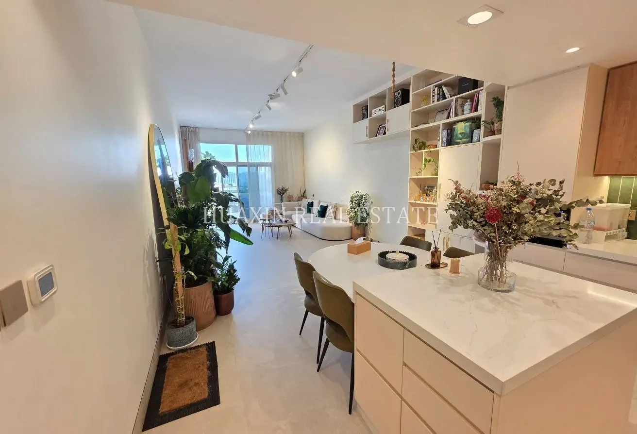 Lush Green Park Views | Vacant | Fully Upgraded