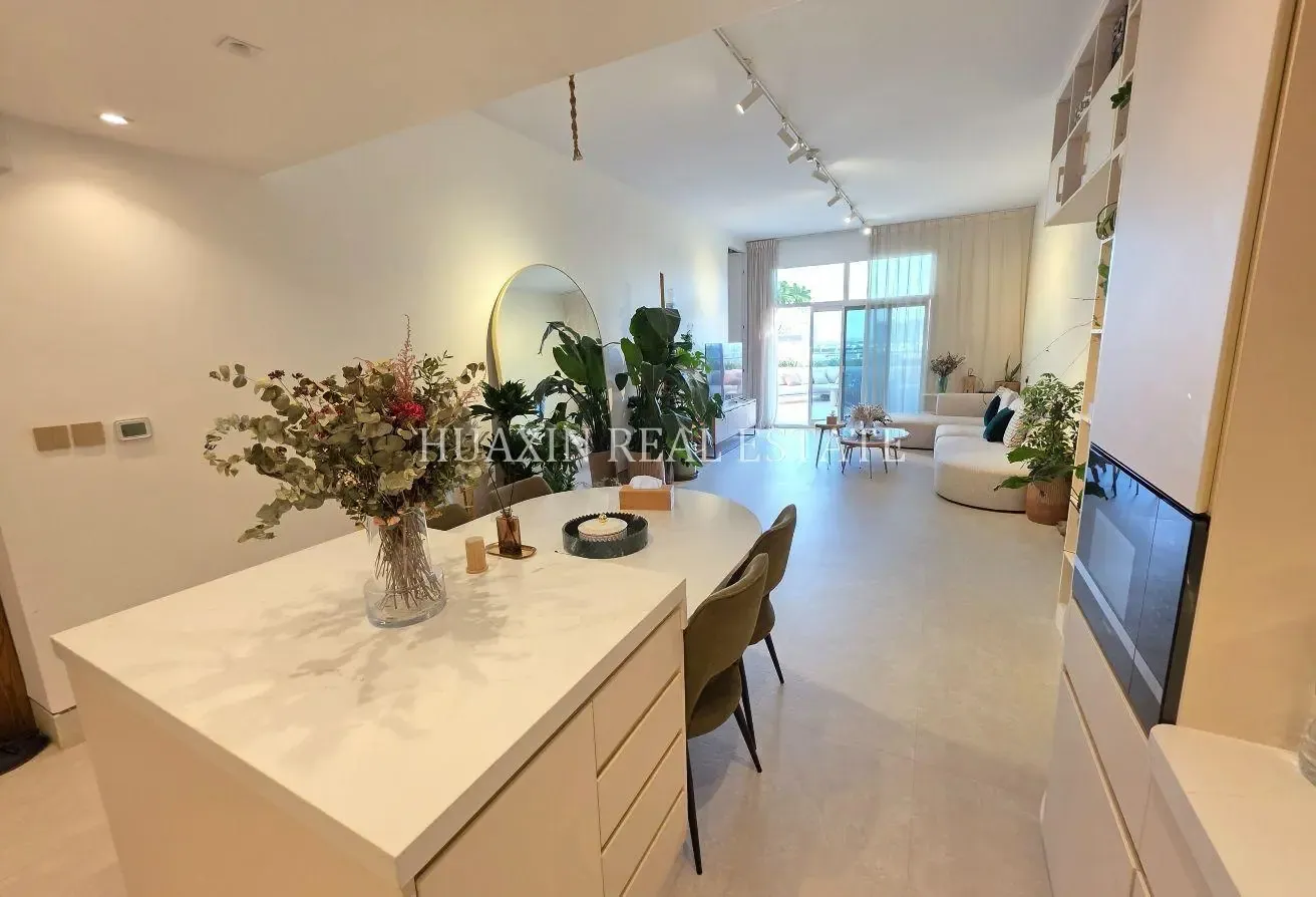 Lush Green Park Views | Vacant | Fully Upgraded