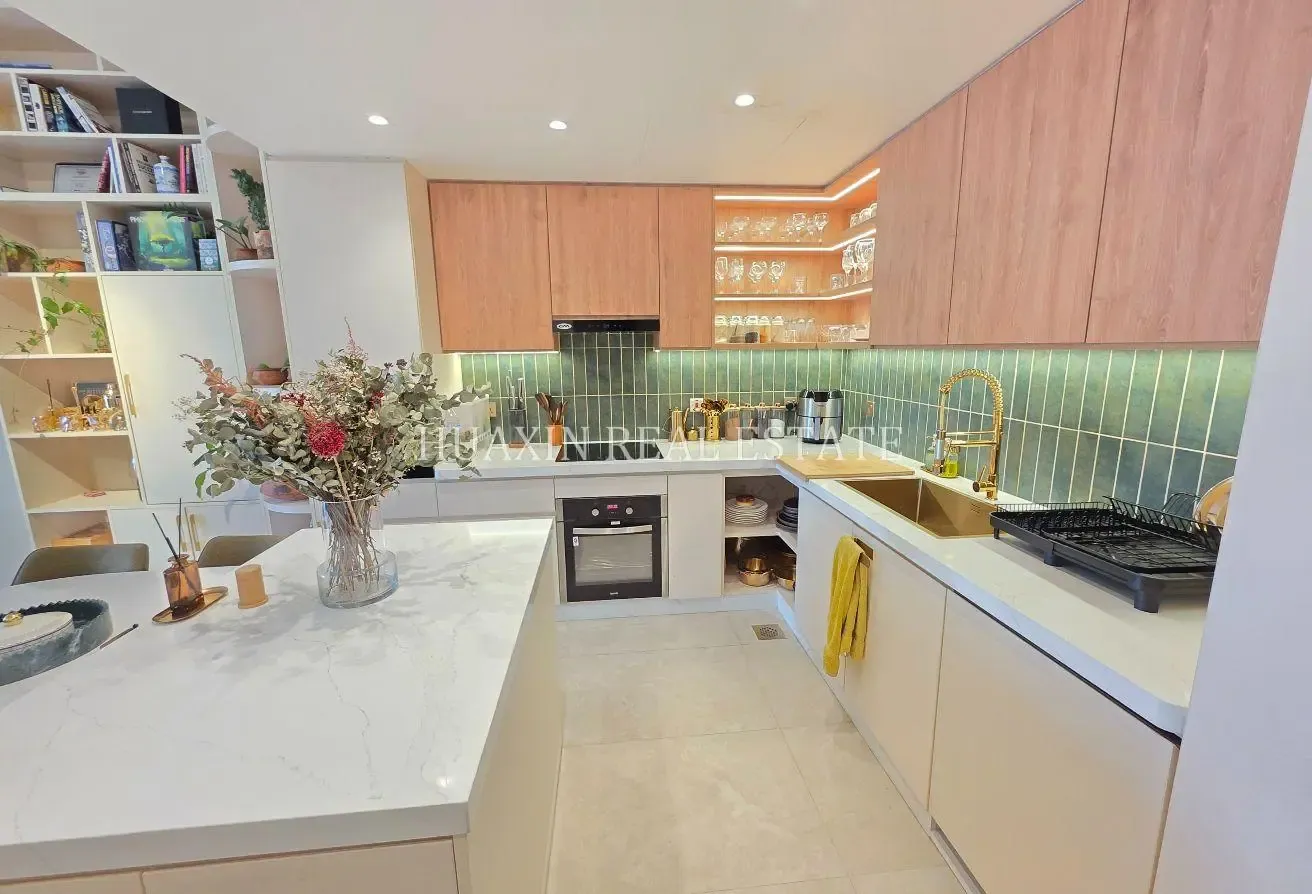 Lush Green Park Views | Vacant | Fully Upgraded