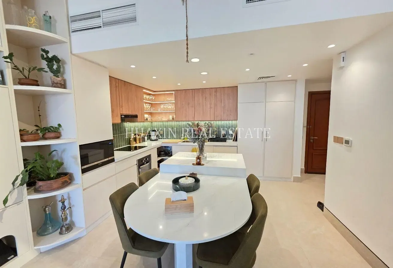 Lush Green Park Views | Vacant | Fully Upgraded