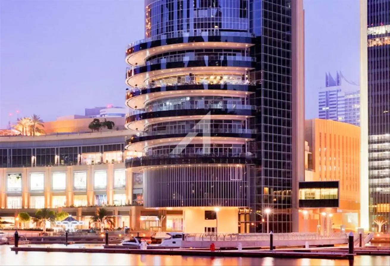Luxury Waterfront Living | Prime Location | Resale
