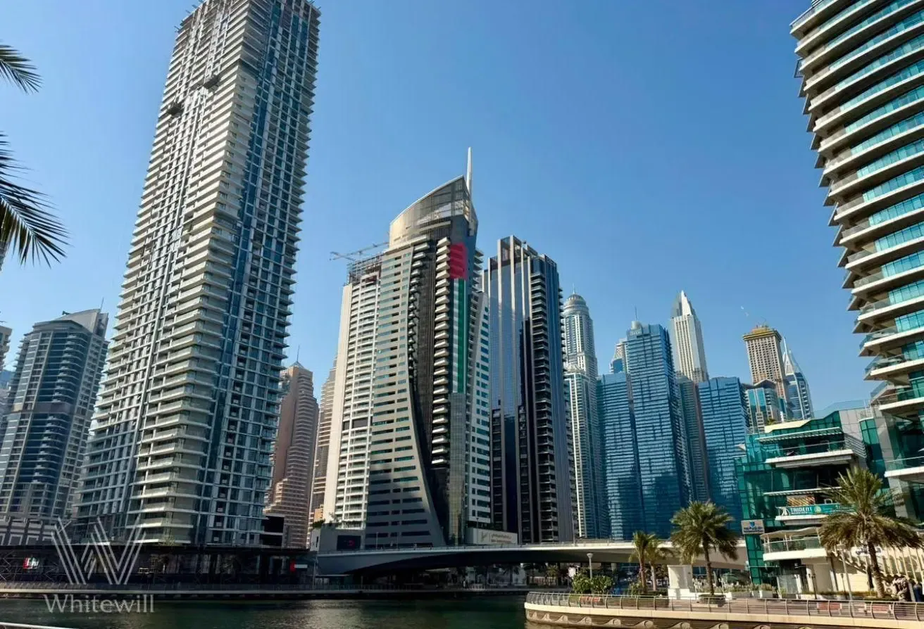 Spacious Corner Unit with Scenic Marina Views