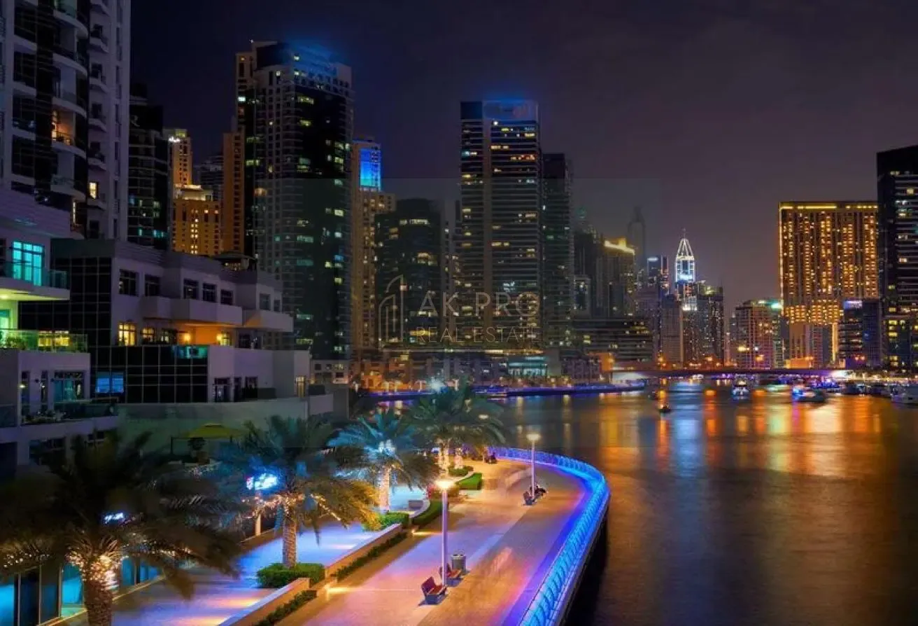 Waterfront | Luxury Living | Exceptional Deal