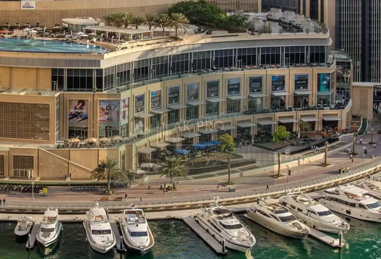 Waterfront | Luxury Living | Exceptional Deal