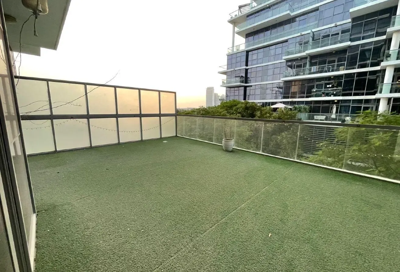 Amazing! Huge Terrace! Perfect Quality