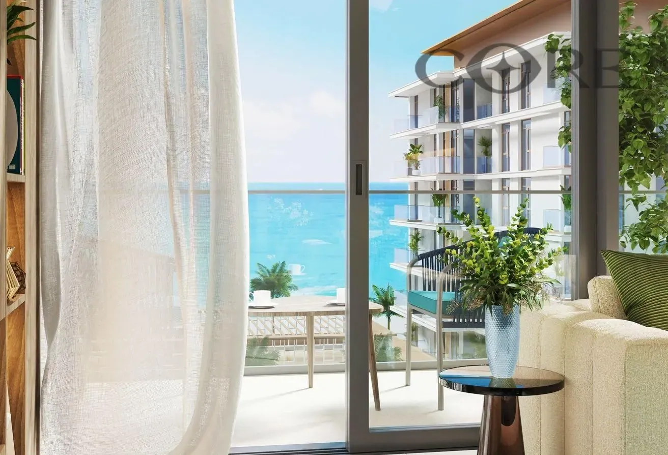 CORNER UNIT | MIDDLE FLOOR | SPACIOUS LAYOUT