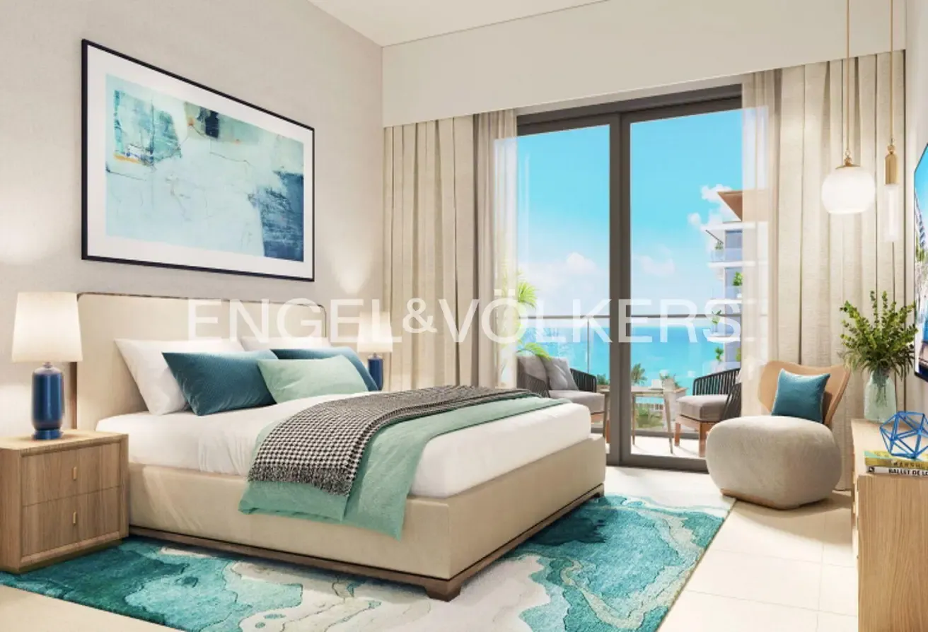 Marina Front Living | Skyline & Sea Views