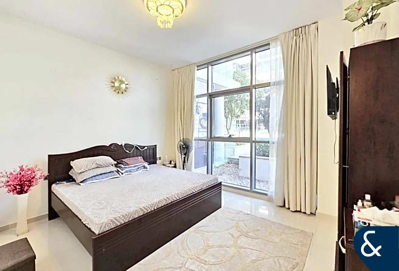 Park Facing | Vacant on transfer | Maids room