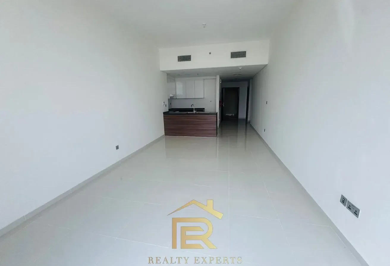 Spacious 2 Bedroom Apartment with Appliances