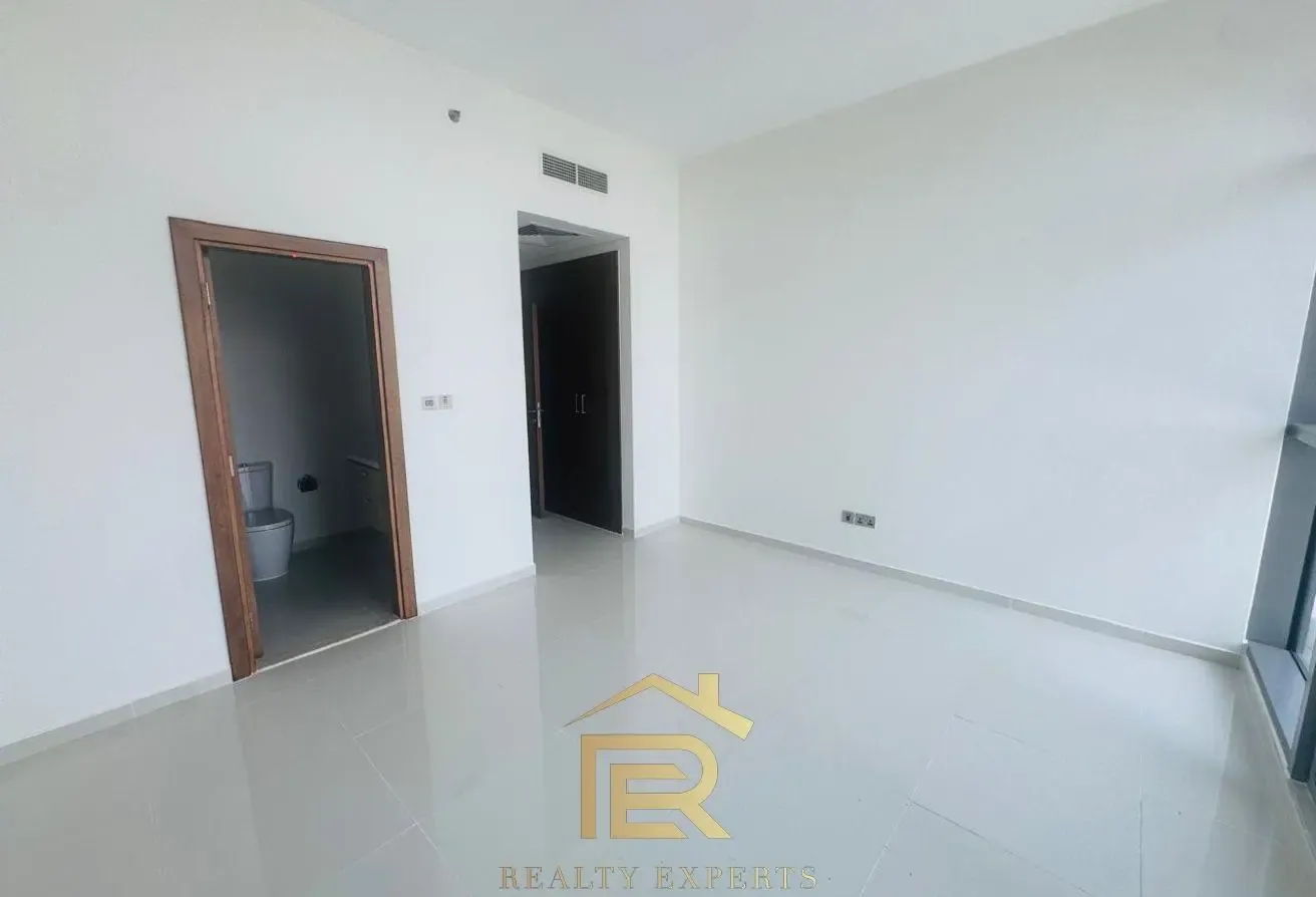 Spacious 2 Bedroom Apartment with Appliances