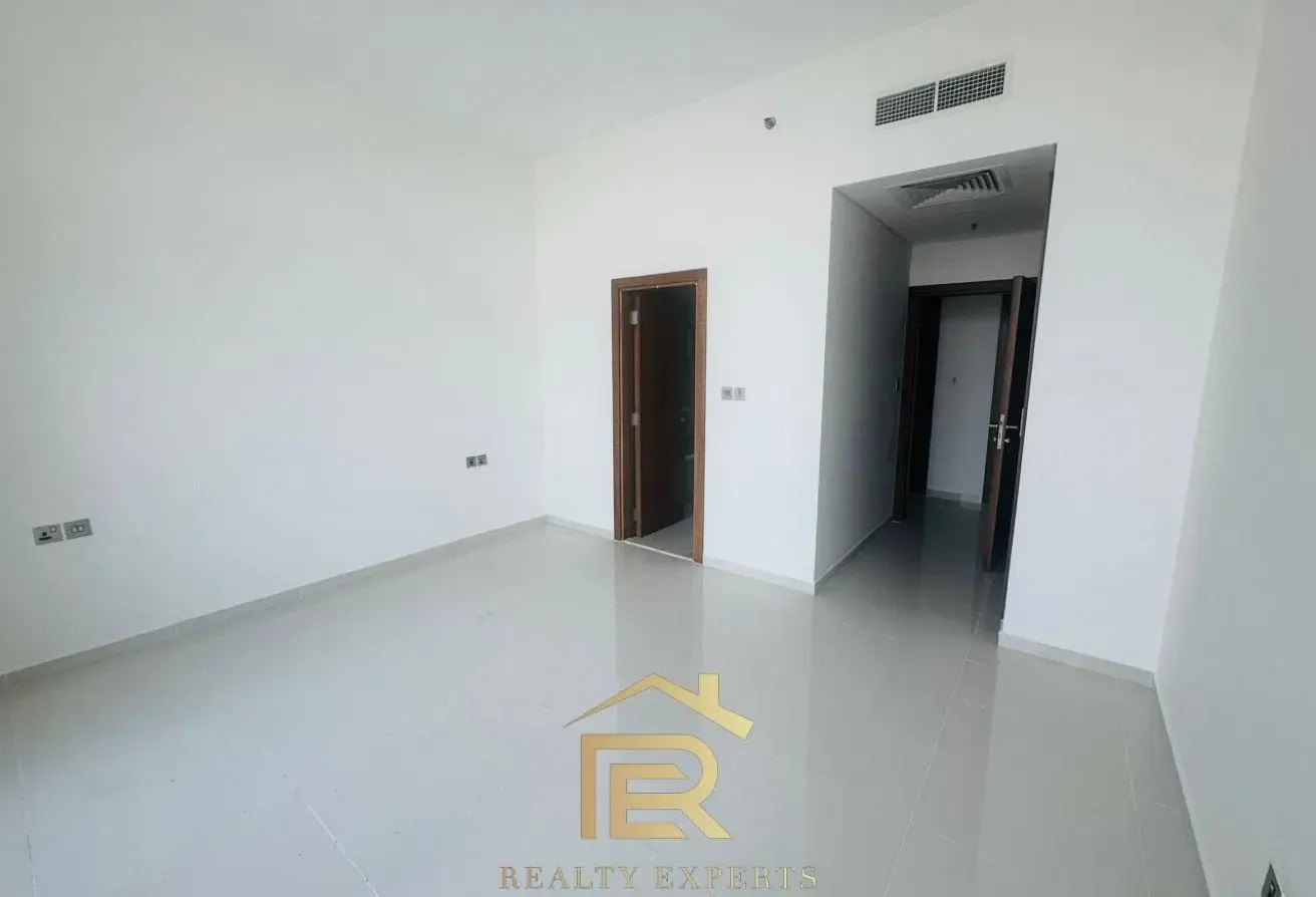 Spacious 2 Bedroom Apartment with Appliances
