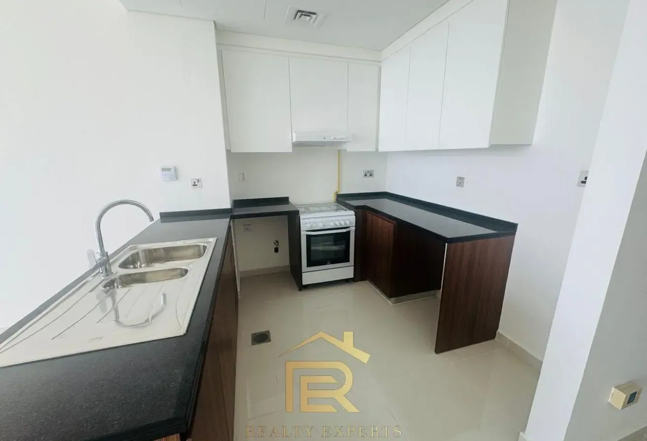 Spacious 2 Bedroom Apartment with Appliances