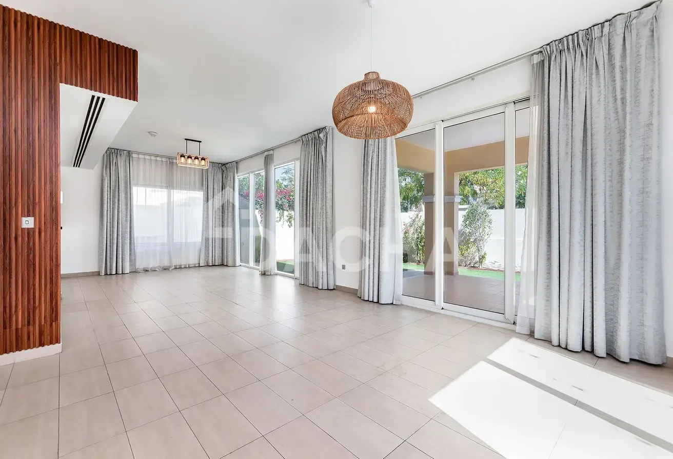Private Pool | Single Row | Vacant