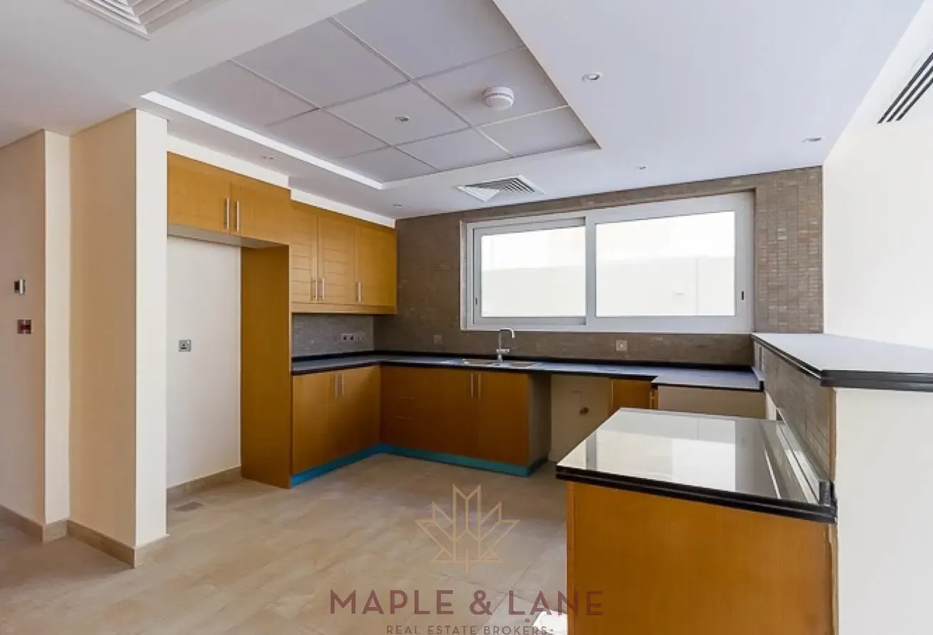 Single Row | Vacant | Legacy Nova | 4BR+Maids