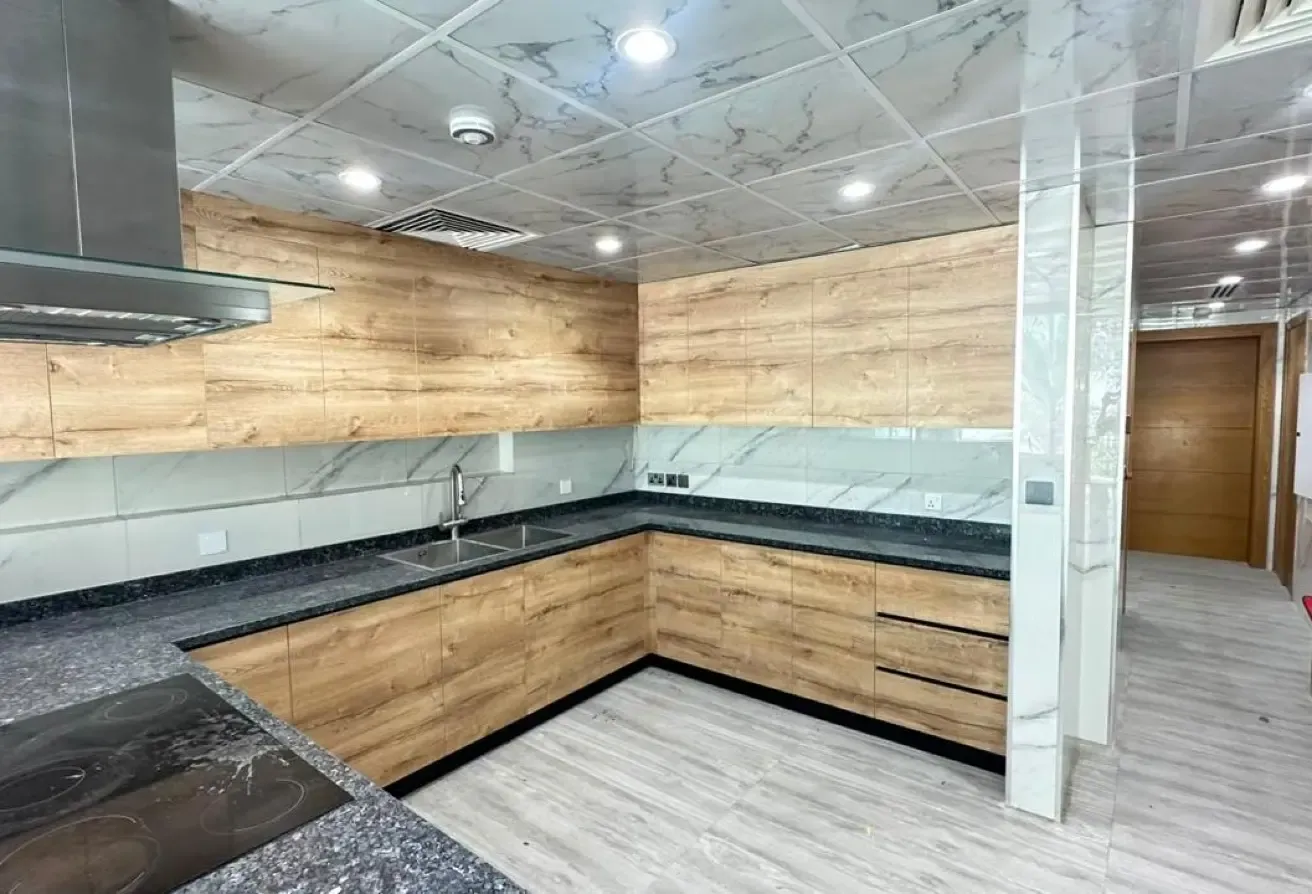 4BHK+MAID+LAUNDRY| VACANT| UPGRADED| WELL MAINTAIN