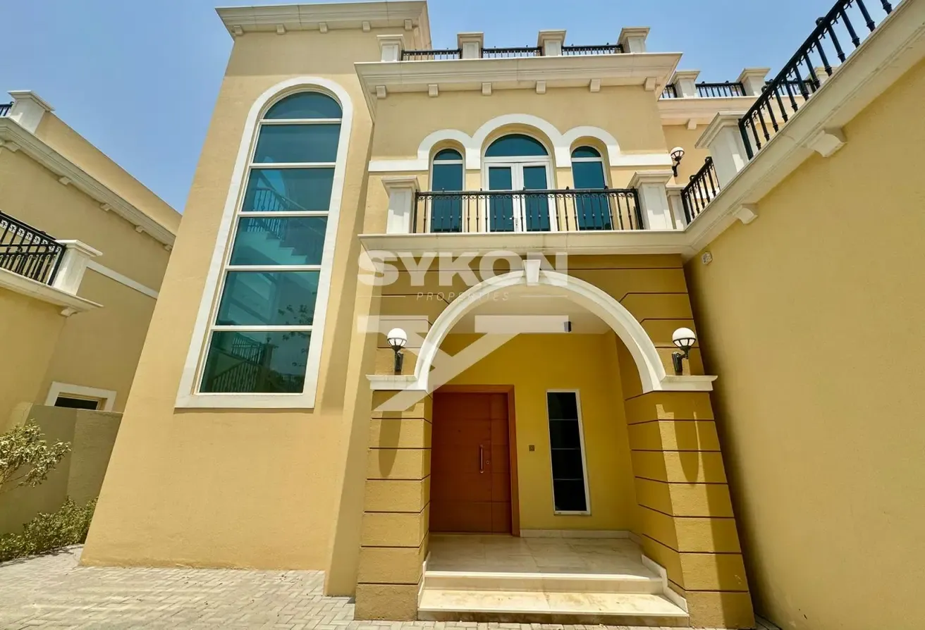 Huge 4 Bedrooms | Single Row | Landscaped Garden