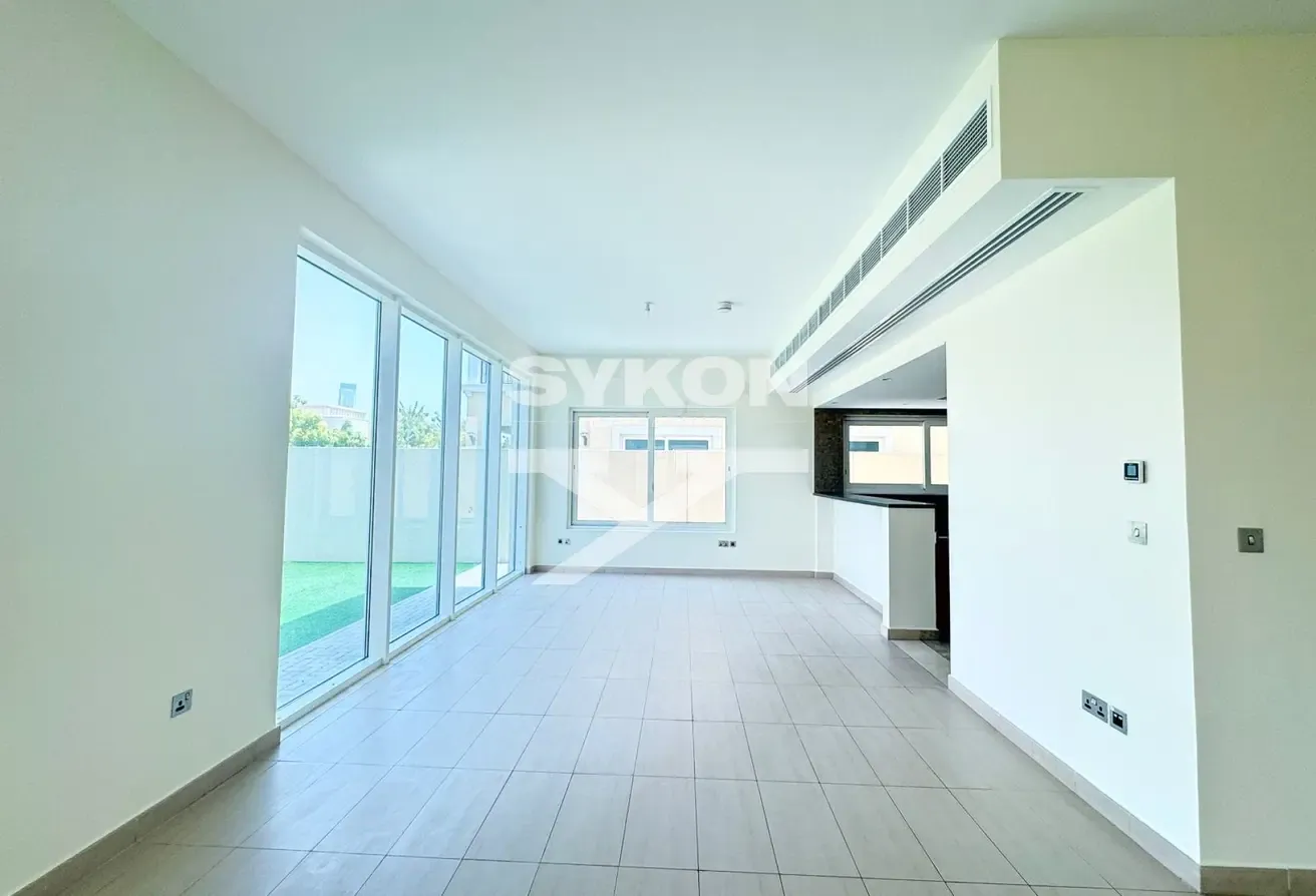Huge 4 Bedrooms | Single Row | Landscaped Garden