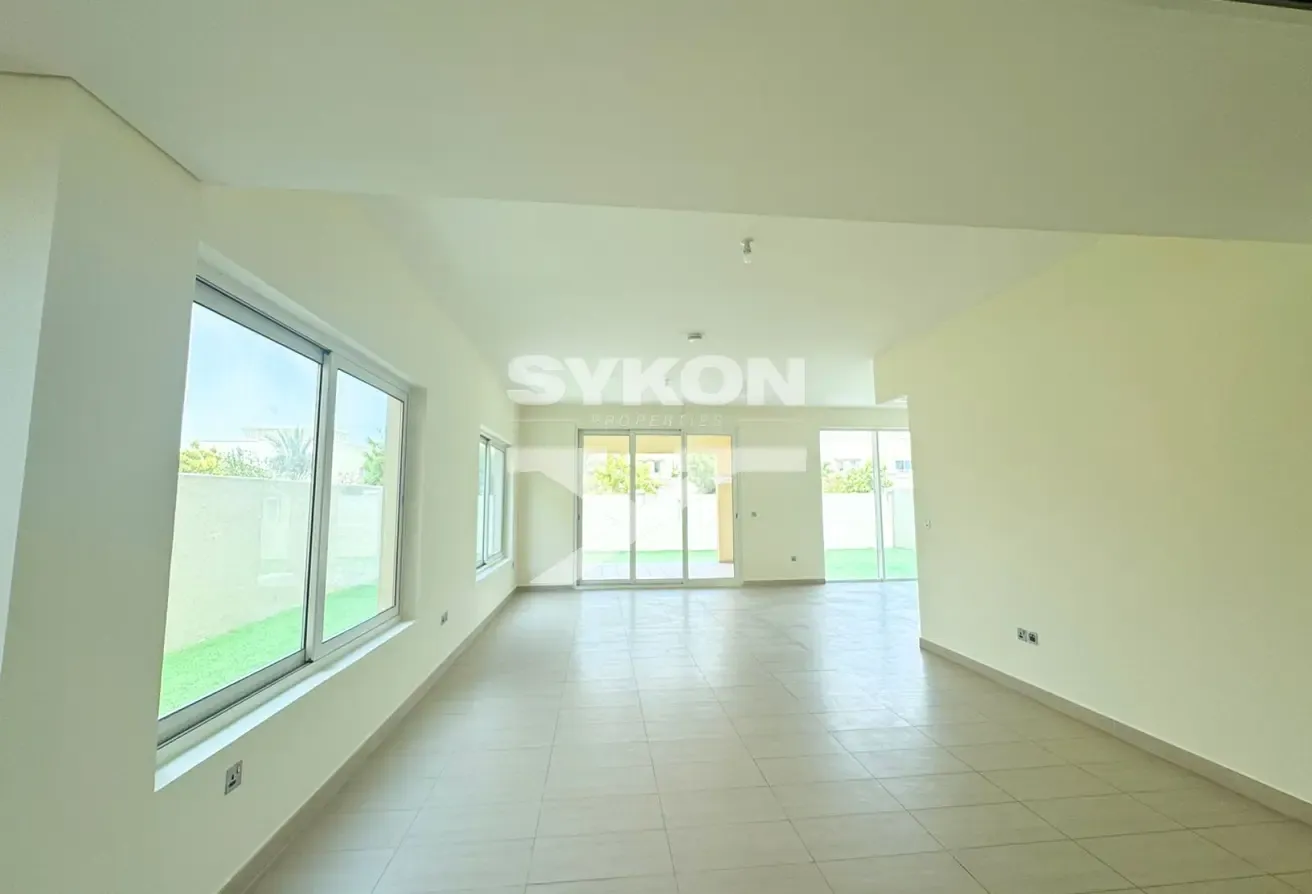 Huge 4 Bedrooms | Single Row | Landscaped Garden