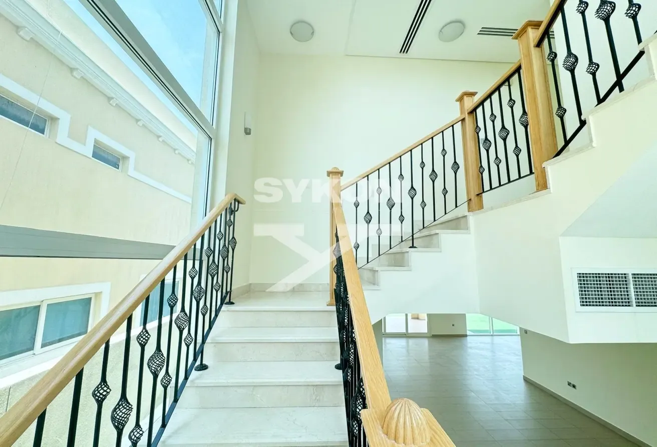 Huge 4 Bedrooms | Single Row | Landscaped Garden