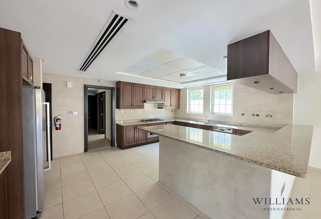 CENTRAL DISTRICT 4 | EXCELLENT CONDITION | VACANT