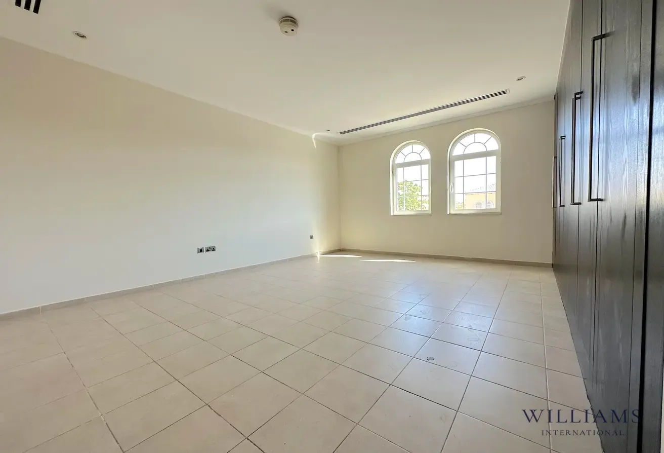 CENTRAL DISTRICT 4 | EXCELLENT CONDITION | VACANT