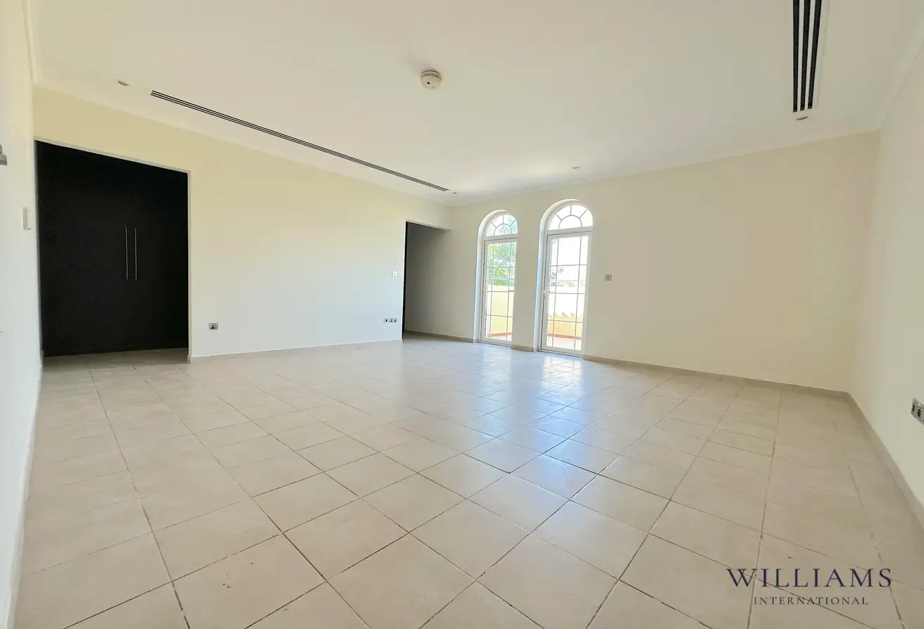 CENTRAL DISTRICT 4 | EXCELLENT CONDITION | VACANT