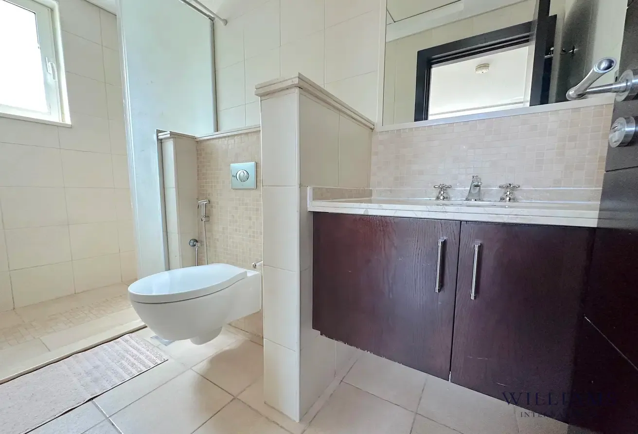 CENTRAL DISTRICT 4 | EXCELLENT CONDITION | VACANT