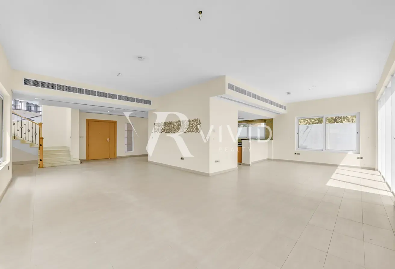 Unfurnished | Vacant | Legacy Nova