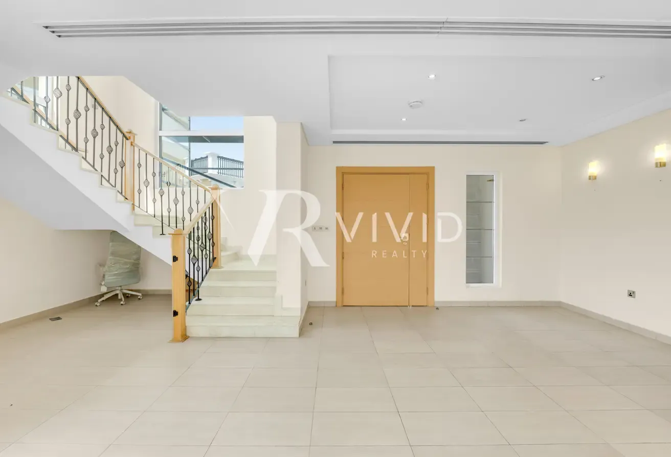 Unfurnished | Vacant | Legacy Nova