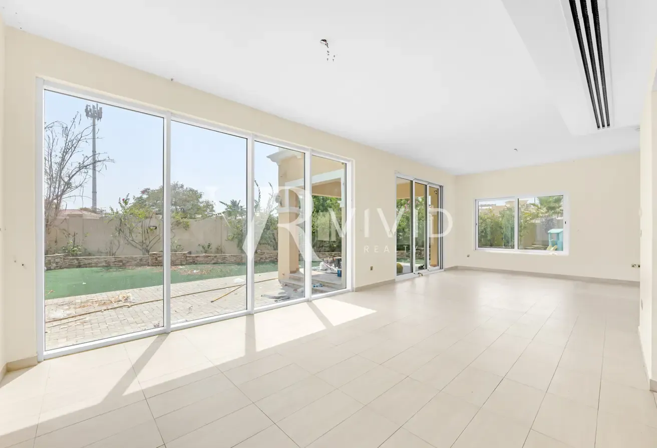 Unfurnished | Vacant | Legacy Nova