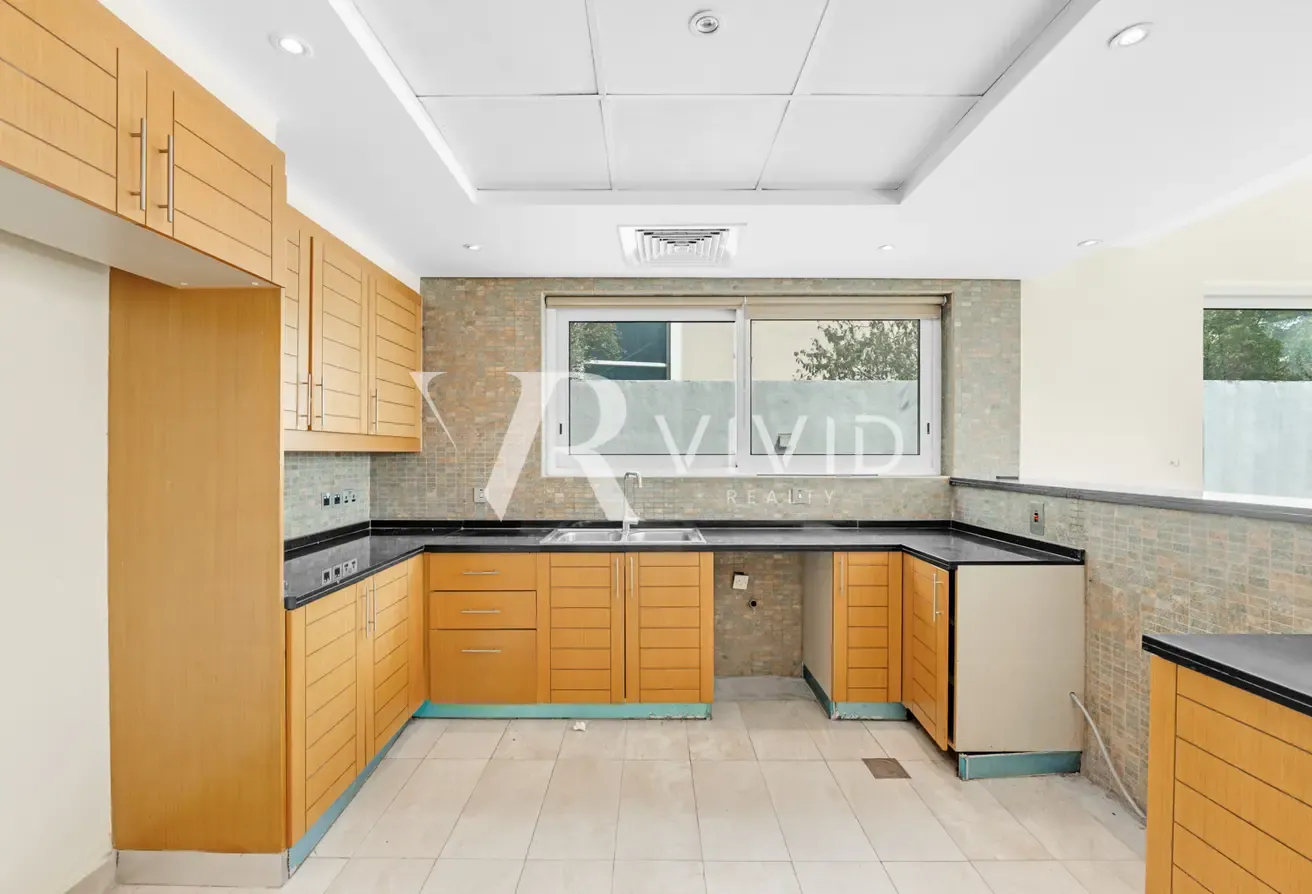 Unfurnished | Vacant | Legacy Nova