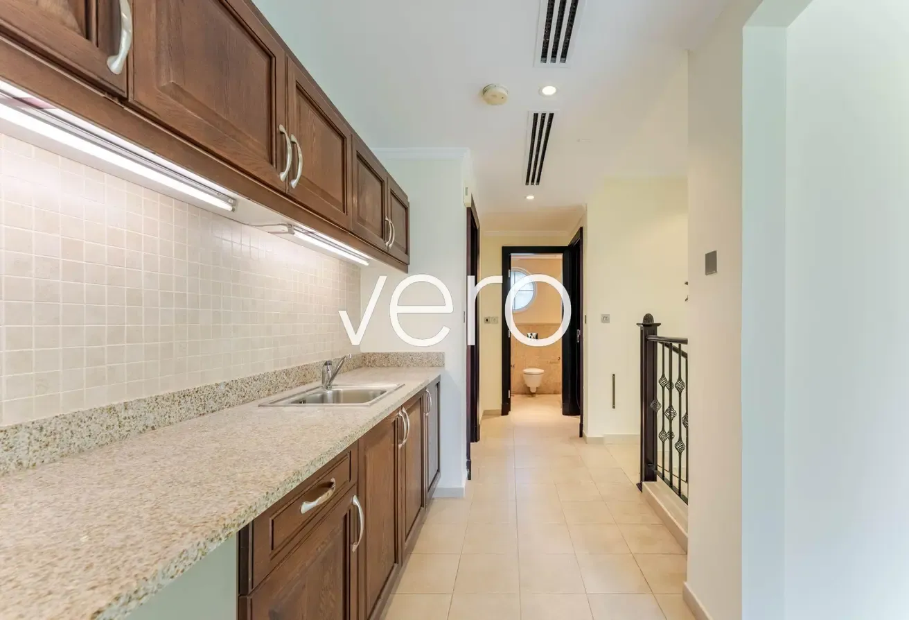 4BR Large | Pool | Refurbished and Vacant