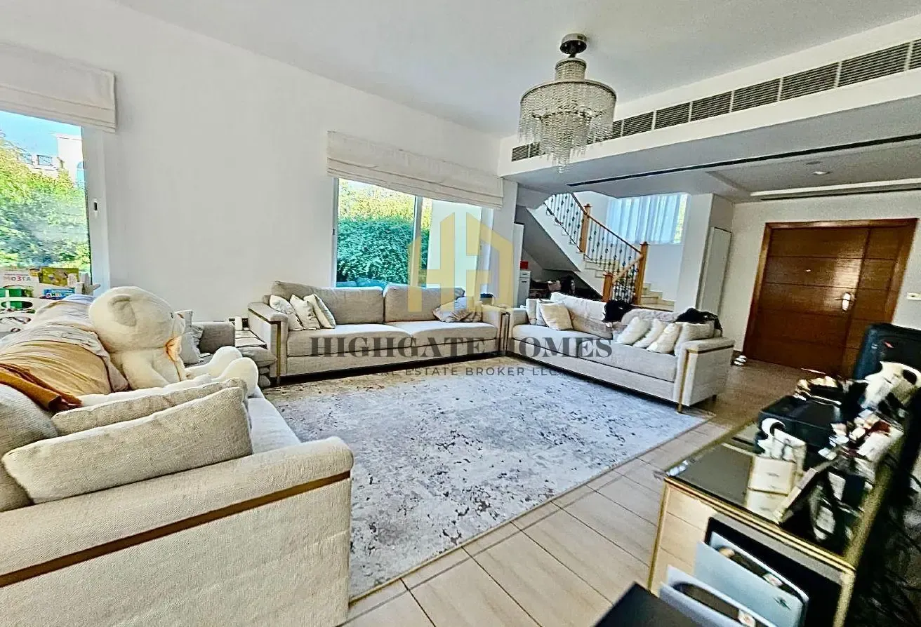 Stunning Corner 4BR Nova Villa |  Huge Garden