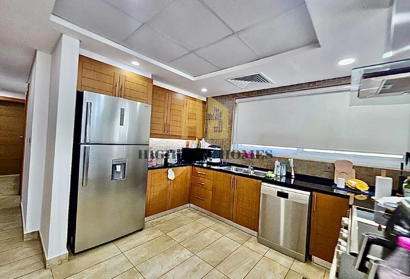Stunning Corner 4BR Nova Villa |  Huge Garden