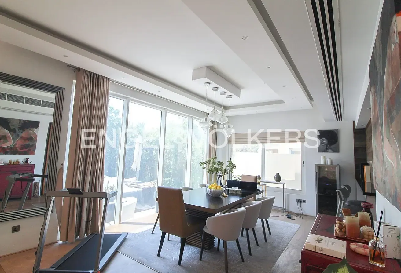 Single Row | Upgraded Interior | Vacant Late Sept