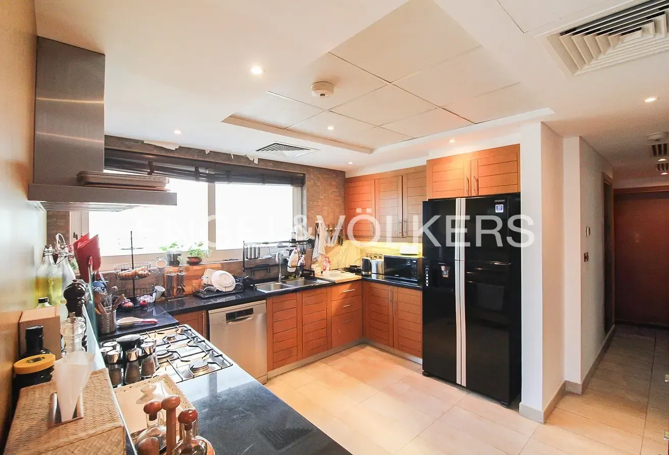 Single Row | Upgraded Interior | Vacant Late Sept