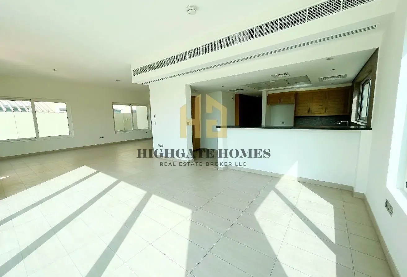 Vacant Soon |Beautifully Landscaped |Stunning Nova