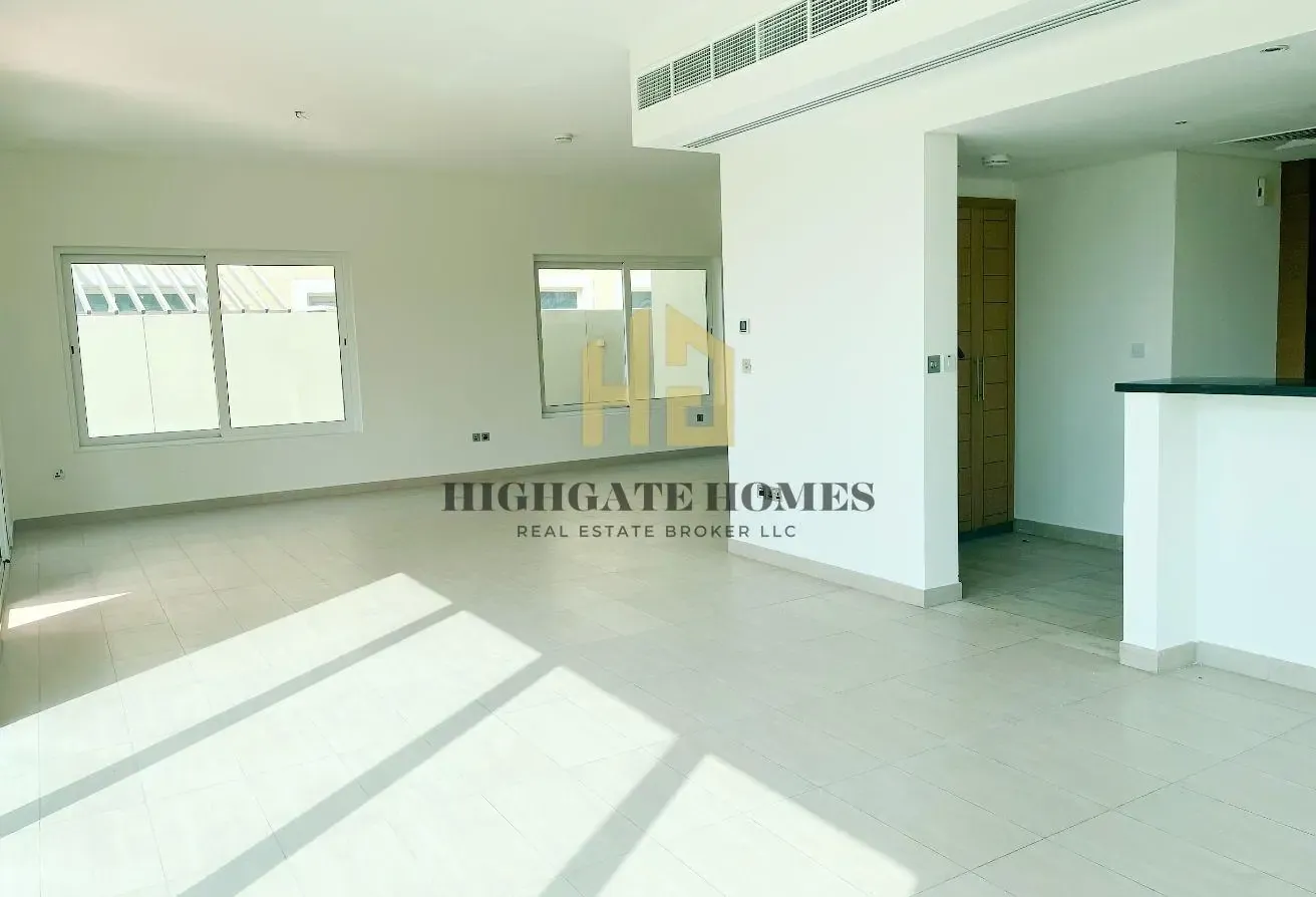 Vacant Soon |Beautifully Landscaped |Stunning Nova