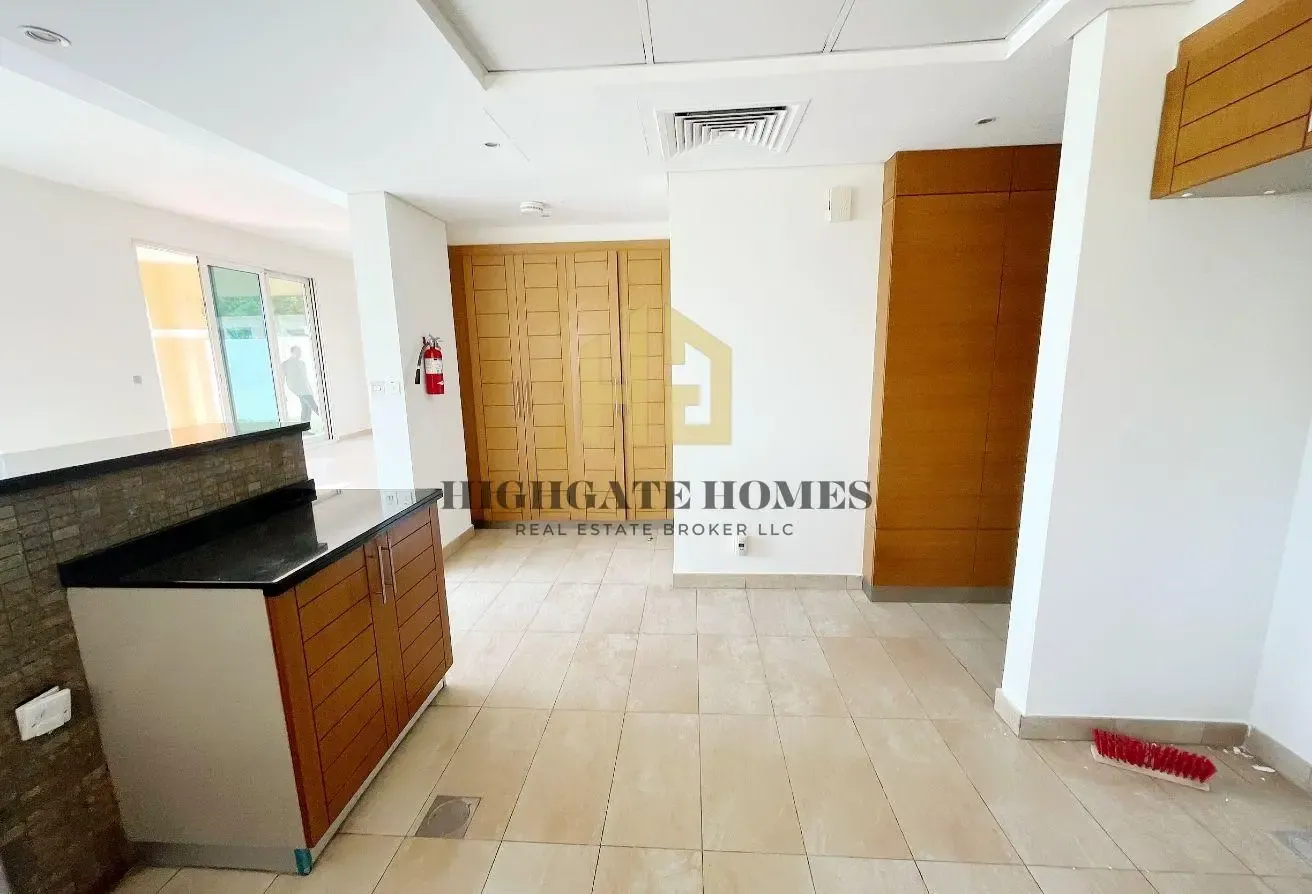 Vacant Soon |Beautifully Landscaped |Stunning Nova